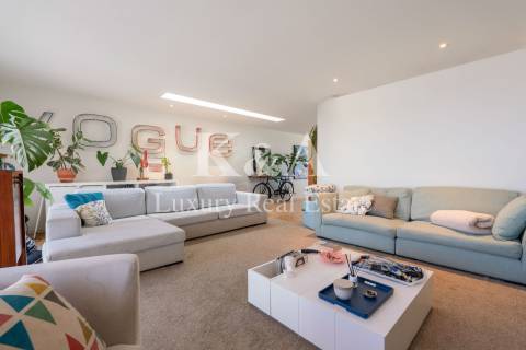 Moradia T4 com piscina junto ao Parque da Cidade.