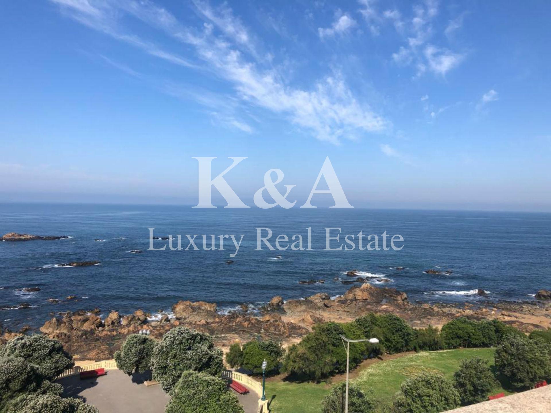 Cobertura T4, na Foz,  com vistas  e piscina privativa.