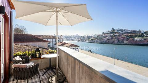 Prédio reabilitado no centro do Porto