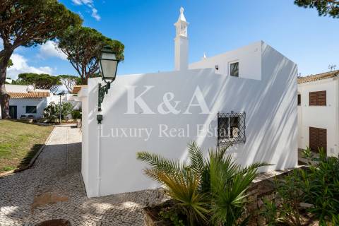 Moradia V2 em Vale do Lobo, Algarve.