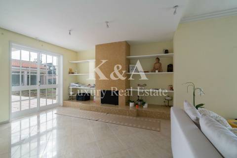 Moradia com piscina em Miramar