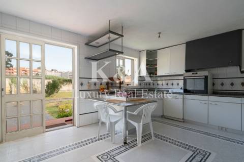 Moradia com piscina em Miramar