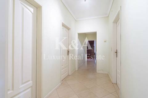 Moradia com piscina em Miramar