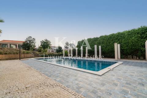 Moradia com piscina em Miramar