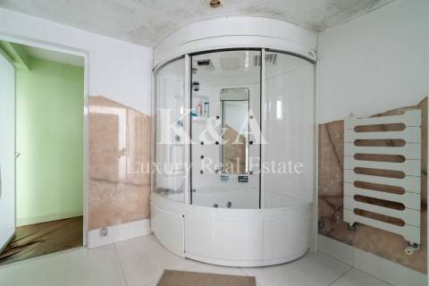 Moradia com piscina em Miramar