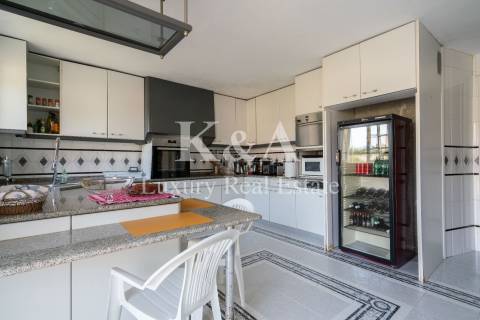 Moradia com piscina em Miramar