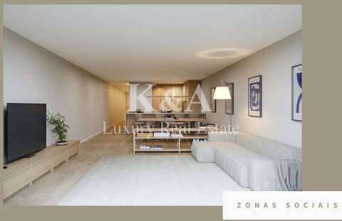 Moradia T4 com jardim e piscina em Matosinhos Sul