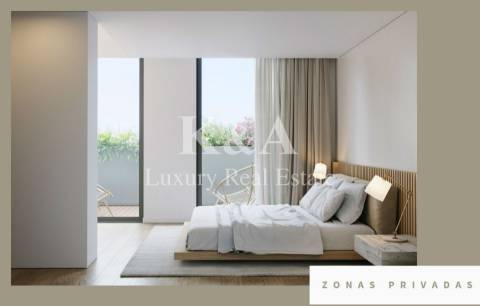 Moradia T4 com jardim e piscina em Matosinhos Sul