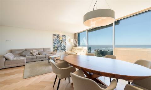 Apartamento T2 em primeira linha de mar na Foz