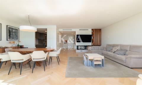 Apartamento T2 em primeira linha de mar na Foz