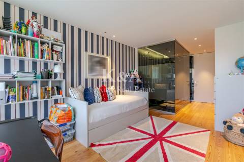 Moradia T4 com piscina na Foz