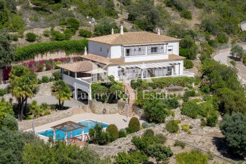 Quinta com duas casas independentes, no Algarve Central.