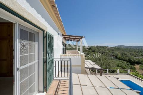 Quinta com duas casas independentes, no Algarve Central.
