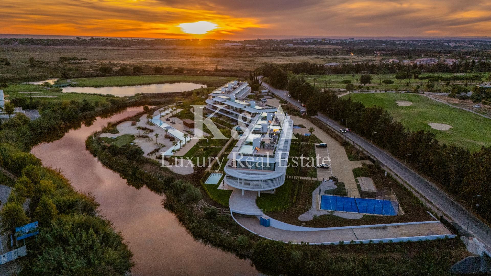 Apartamento T2 Penthouse em condomínio privado de luxo, Vilamoura