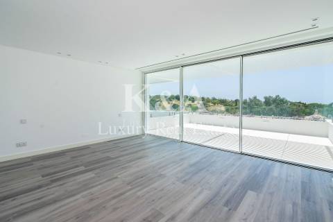Moradia V6 contemporânea com vistas panorâmicas no Triangulo Dourado, Algarve
