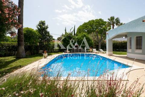 Moradia V4 no coração do Triangulo Dourado, Algarve.