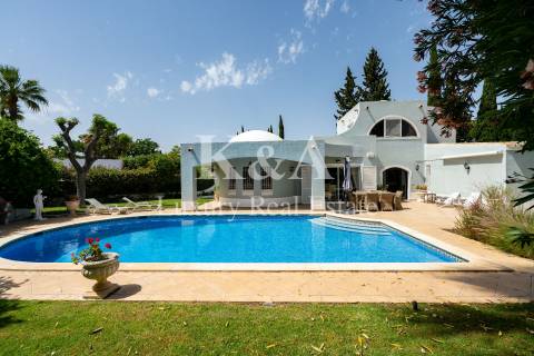 Moradia V4 no coração do Triangulo Dourado, Algarve.