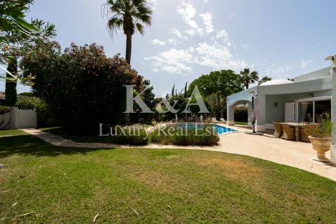 Moradia V4 no coração do Triangulo Dourado, Algarve.