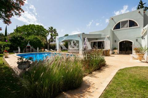 Moradia V4 no coração do Triangulo Dourado, Algarve.