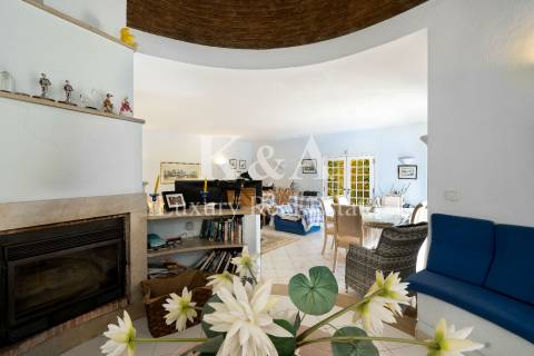 Moradia V4 no coração do Triangulo Dourado, Algarve.