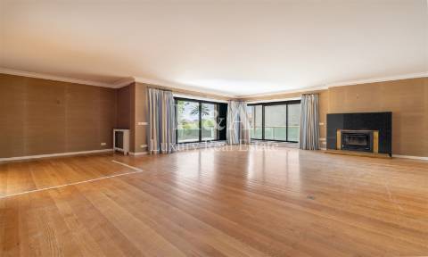 Apartamento T4+1 em condomínio exclusivo na Foz