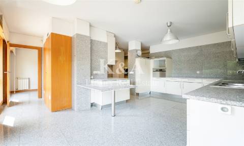 Apartamento T4+1 em condomínio exclusivo na Foz