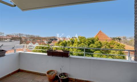 Apartamento cobertura T4+1 duplex, na Foz.