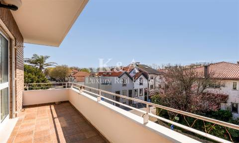 Apartamento cobertura T4+1 duplex, na Foz.