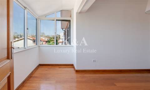 Apartamento cobertura T4+1 duplex, na Foz.