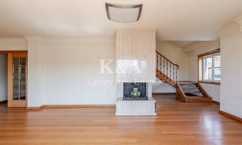 Apartamento cobertura T4+1 duplex, na Foz.