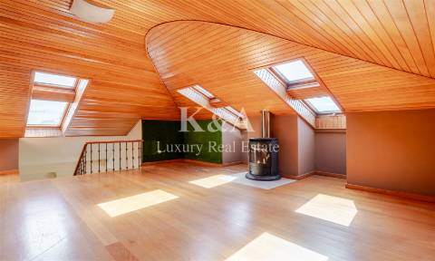 Apartamento cobertura T4+1 duplex, na Foz.