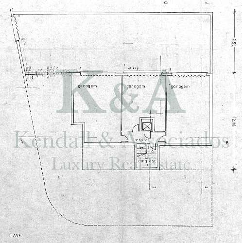 Apartamento cobertura T4+1 duplex, na Foz.