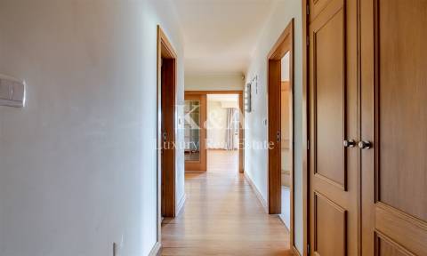 Apartamento cobertura T4+1 duplex, na Foz.