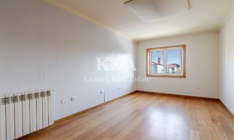 Apartamento cobertura T4+1 duplex, na Foz.