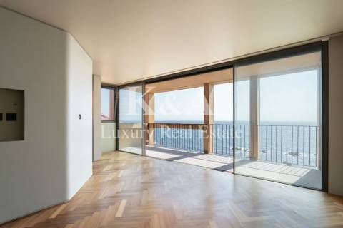 Apartamento T2 1º linha na Foz, vista mar.