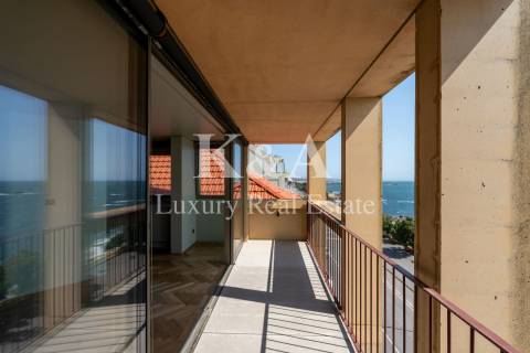 Apartamento T2 1º linha na Foz, vista mar.