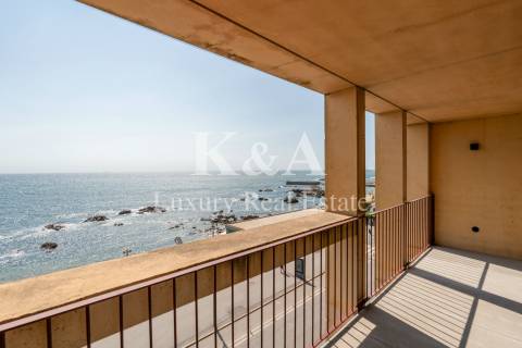 Apartamento T2 1º linha na Foz, vista mar.