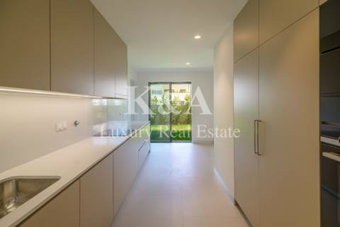 Apartamento T4 com jardim Parque da Cidade