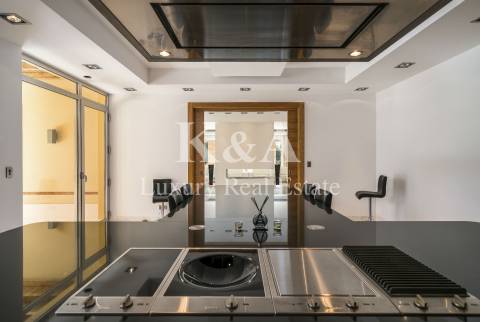 Moderna moradia V5 em resort no Alvor, Algarve.