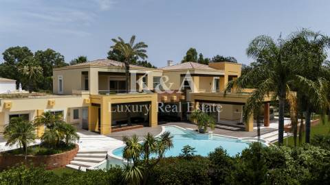 Moderna moradia V5 em resort no Alvor, Algarve.