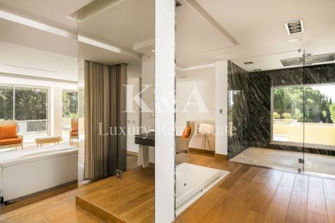 Moderna moradia V5 em resort no Alvor, Algarve.