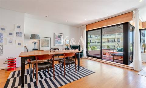 Apartamento T4 com vistas para o Rio Douro.