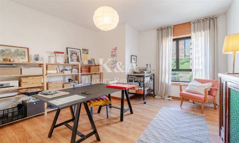 Apartamento T4 com vistas para o Rio Douro.