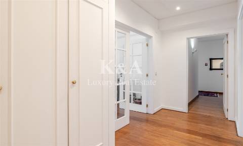 Apartamento T4 com vistas para o Rio Douro.