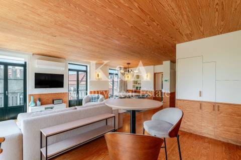 Apartamento T2 em prédio totalmente remodelado no Passeio Alegre na Foz.