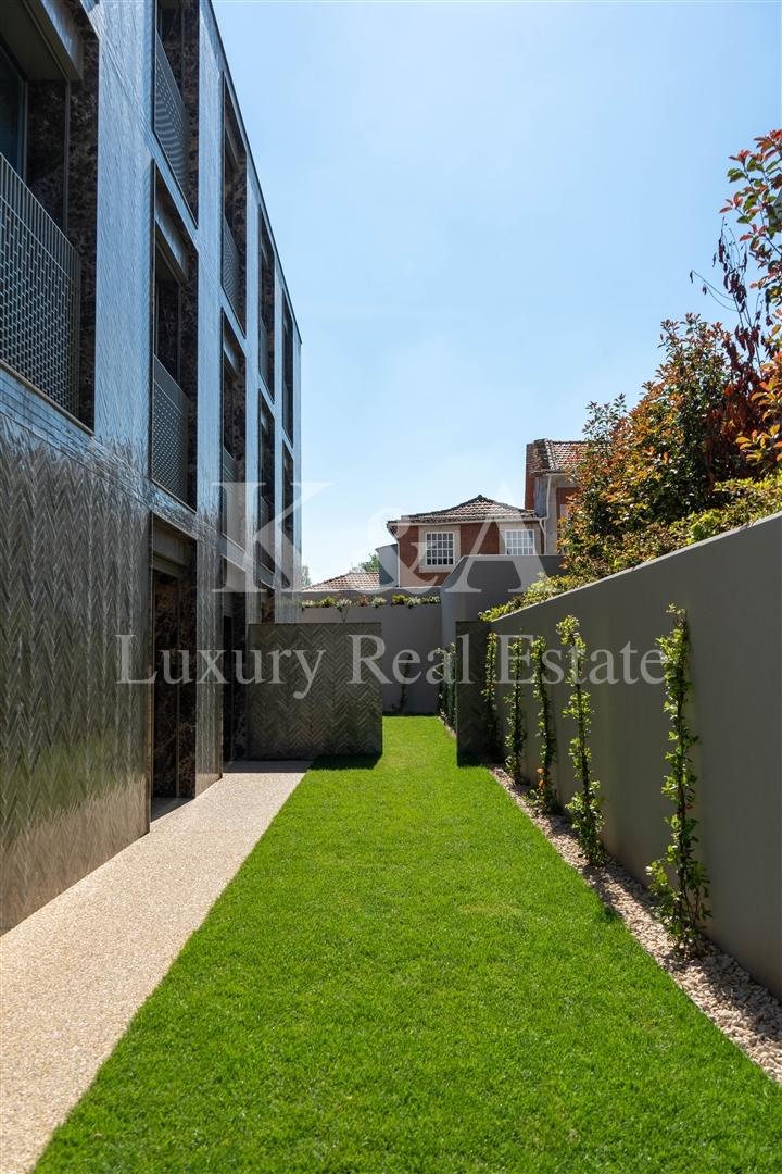 Apartamento T3 com jardim, em condomínio exclusivo na Foz