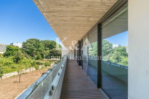 Penthouse T4 na Foz com piscina.