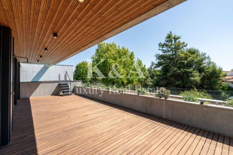 Penthouse T4 na Foz com piscina.