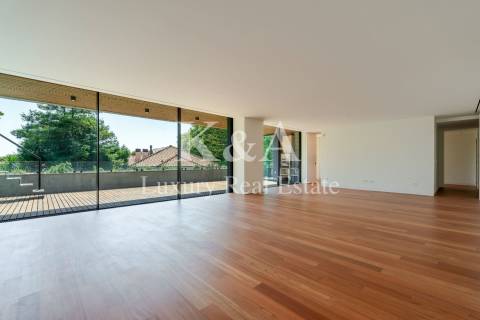 Penthouse T4 na Foz com piscina.