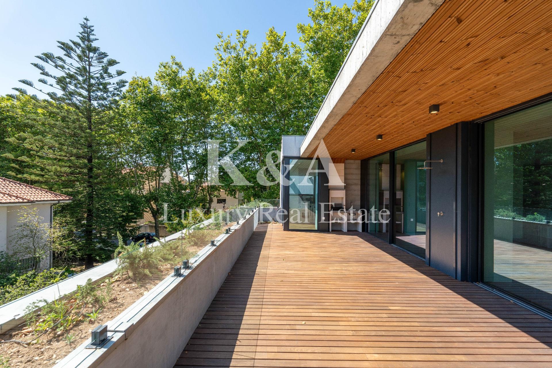 Penthouse T4 na Foz com piscina.